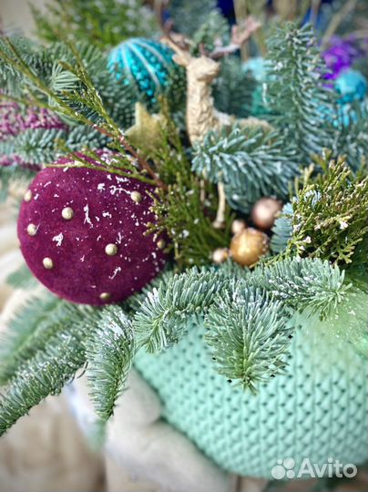 Новогодняя композиция с оленем в кашпо