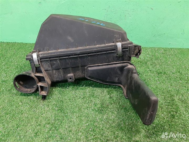 Корпус воздушного фильтра Mitsubishi Carisma 2003