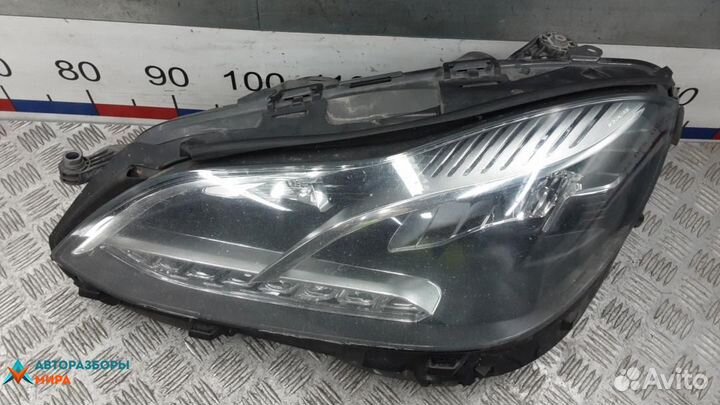 Фара левая Mercedes-Benz E-Класс
