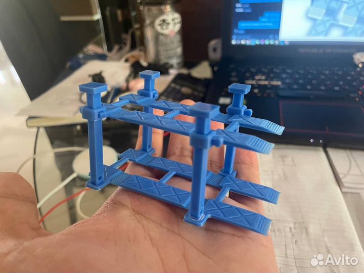 Подъемник для машинок в масштабе 1/64