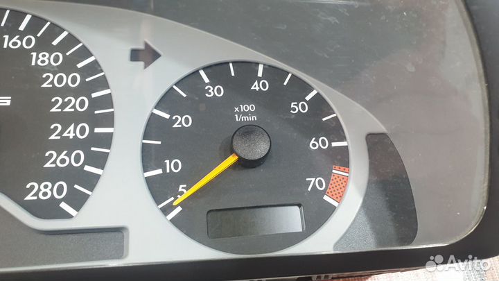 Панель приборов на Mercedes-Benz W202 C36AMG