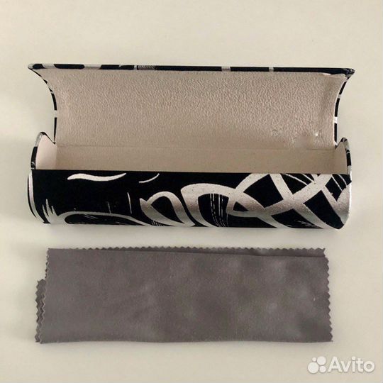 Футляр для очков. Новый. Черный с серебром
