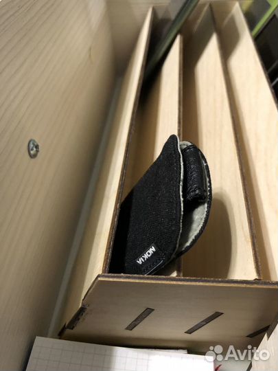 Полка, подставка, коробка для мобильных телефонов