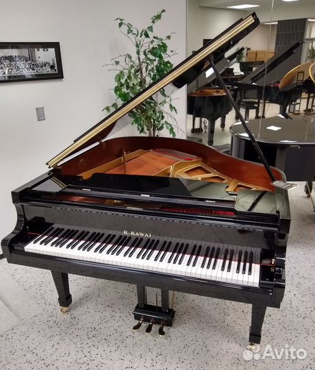 Акустический рояль Kawai + Аксессуары