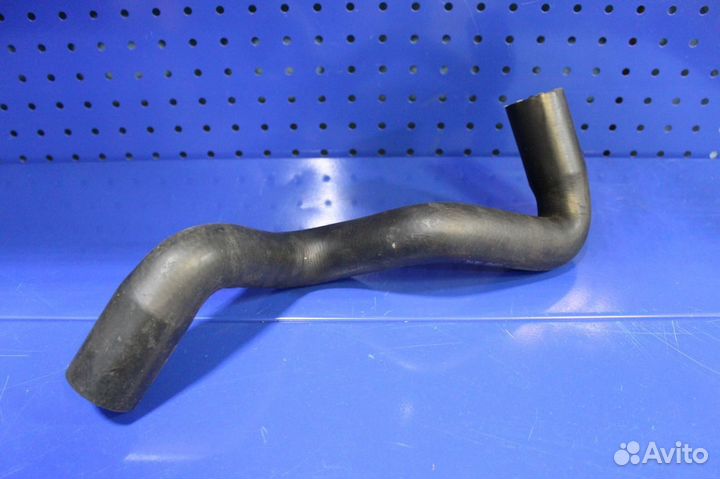 Нижний патрубок радиатора Форд Фокус 3