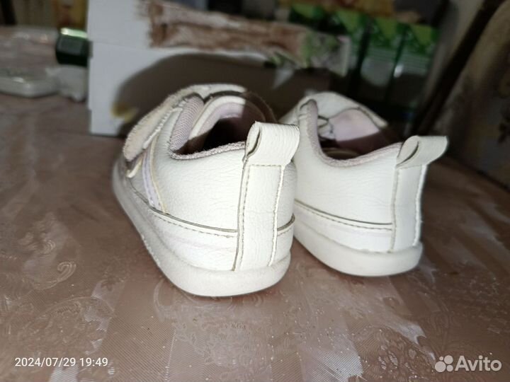 Кроссовки детские