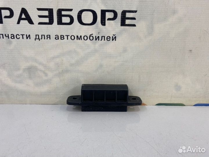 Кнопка открывания багажника Toyota Rav4 XA40