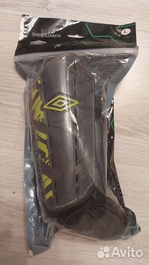 Футбольные щитки Umbro Veloce Guard