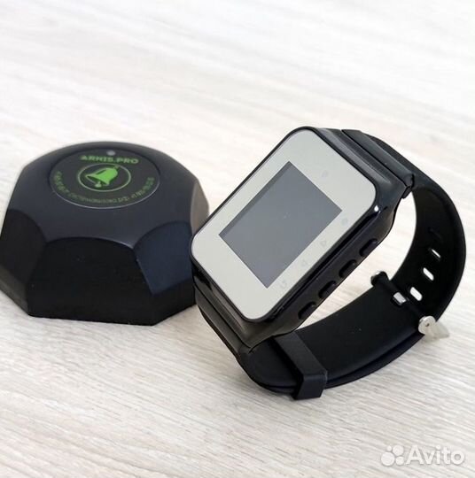 Кнопка вызова персонала и часы пейджер официанта