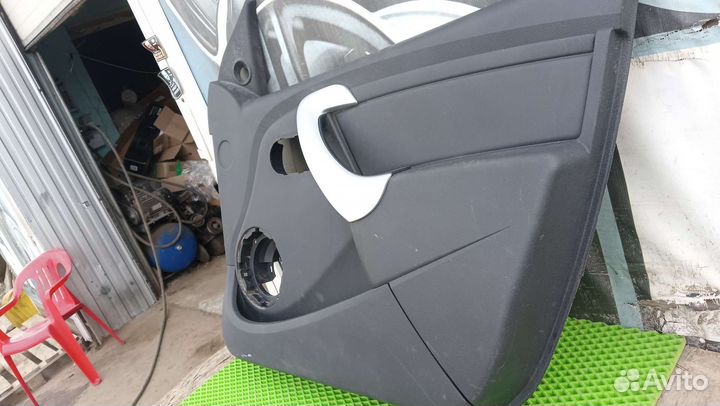 Обшивка пасажирский двери Stepway 1