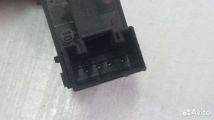 Кнопка стеклоподъемника Volkswagen Passat CC