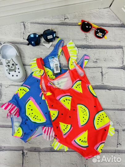 Купальник для девочки,новый,с защитой