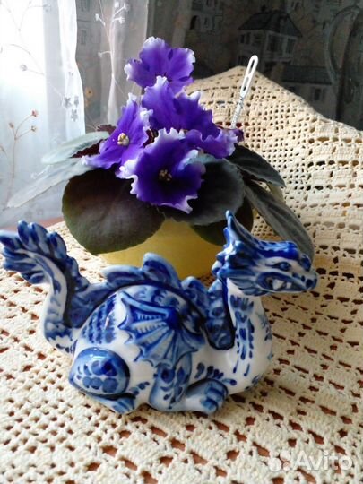 Статуэтка фарфор