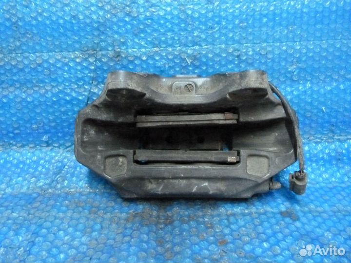 Суппорт передний правый VW Touareg Porsche Cayenne