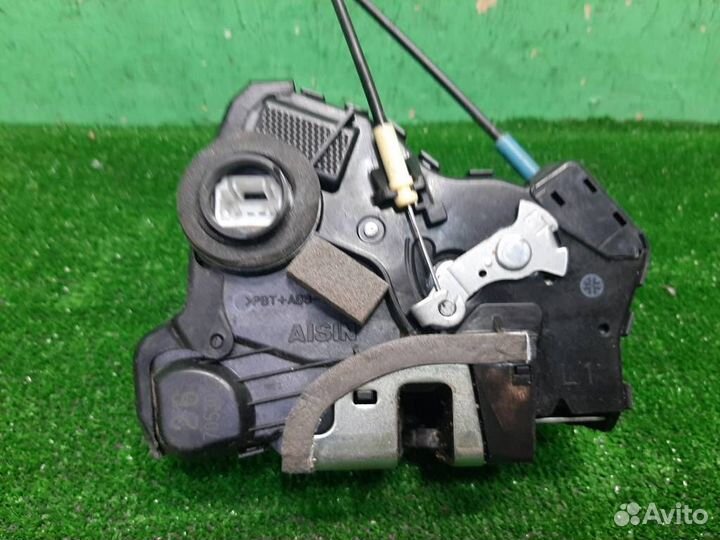 Замок двери передней левой Suzuki Grand Vitara 20