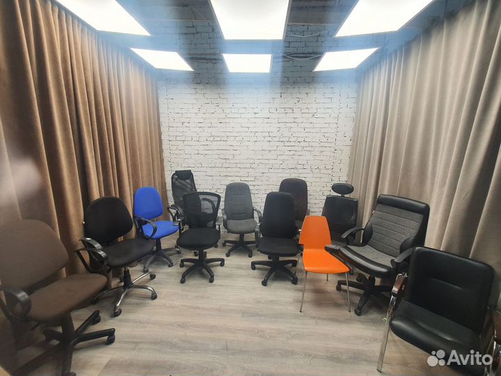 Компьютерное кресло офисное на колесах бу