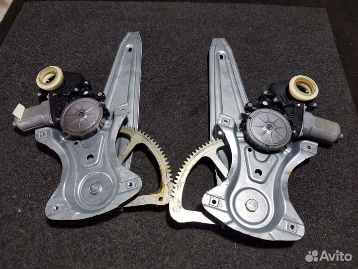 Стеклоподьемник задний Toyota Avensis T270