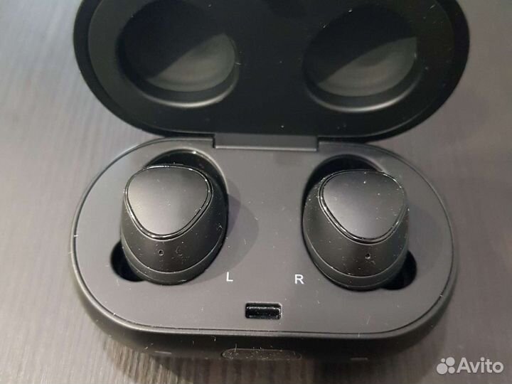 Наушники Samsung Gear IconX
