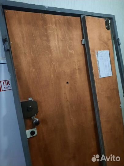 Двери двух створчатые