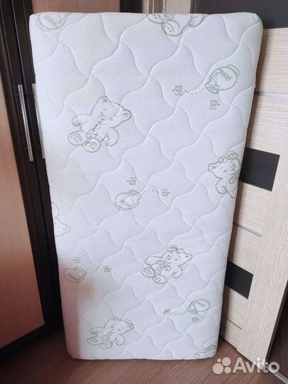 Детская кровать с матрасом