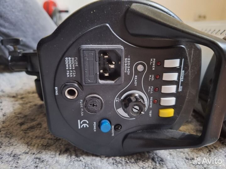 Студийная вспышка Falcon Eyes DE-300B