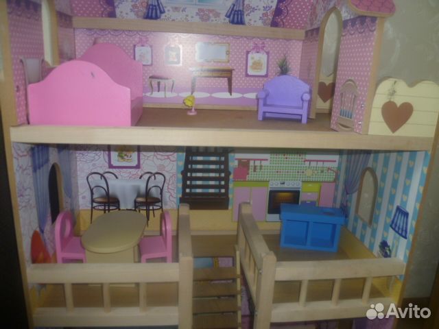 Детский игровой домик из дерева