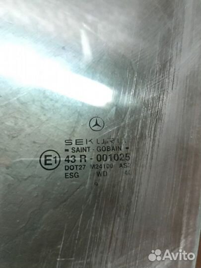 Стекло двери переднее левое Mercedes-Benz E-Class