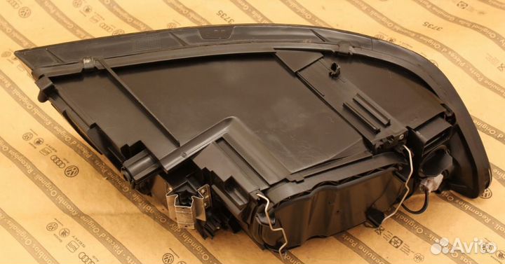 Фара левая volvo S40 V50 04-07