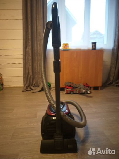 Пылесос Samsung SC18M21A0S1