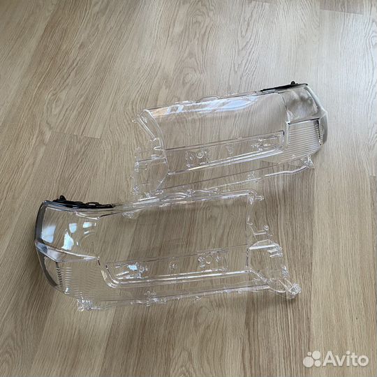 Стелка фар на toyota lexus