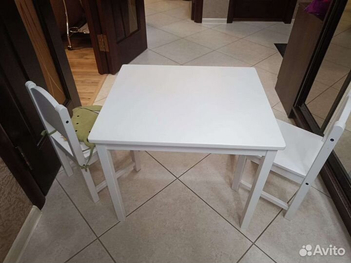 Стол детский и 2 стула IKEA