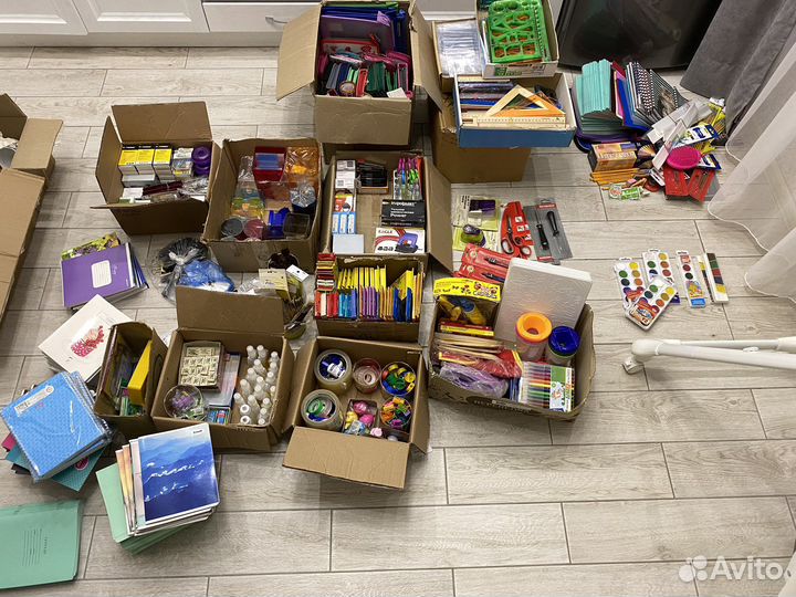 Канцелярские товары (есть все к школе)