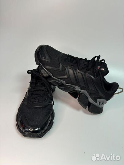 Оригинальные кроссовки adidas