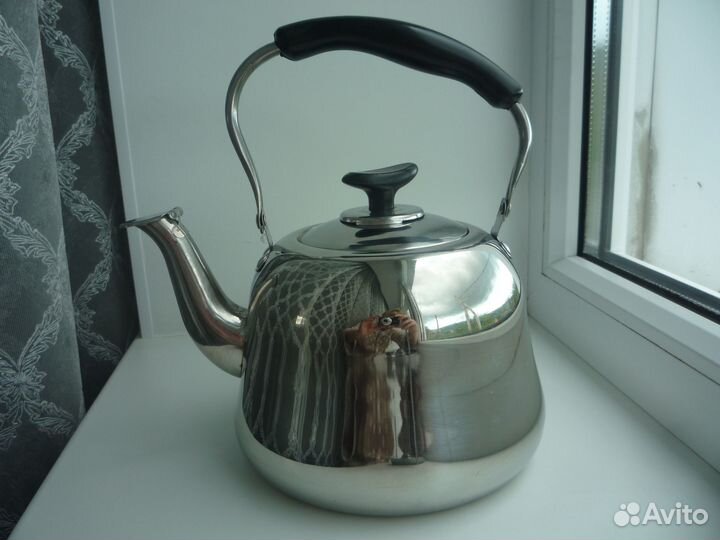 Чайник со свистком, тарелка, спиртовая горелка