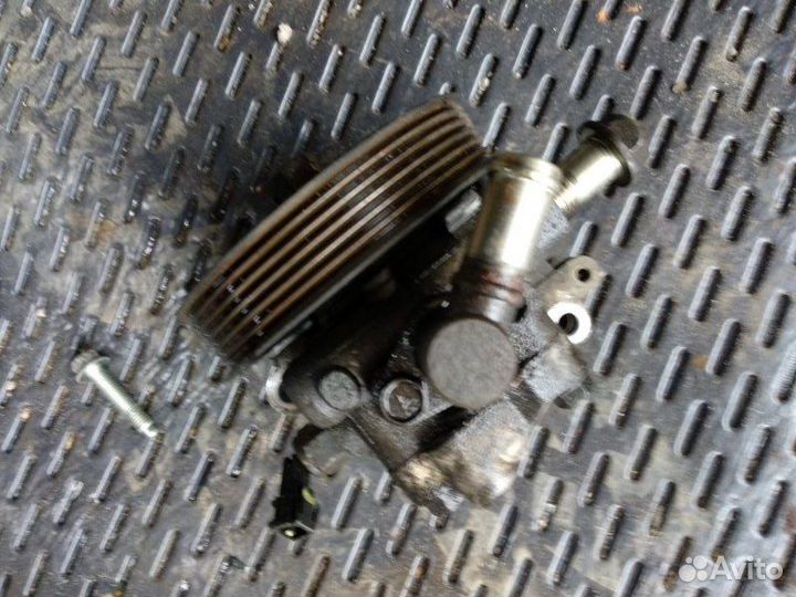 Насос гидроусилителя руля Ford Escape