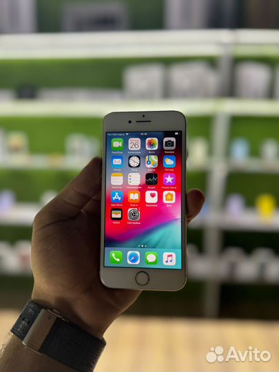 iPhone 8, 64 ГБ