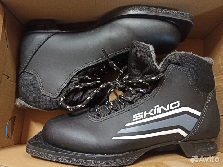 Лыжные ботинки