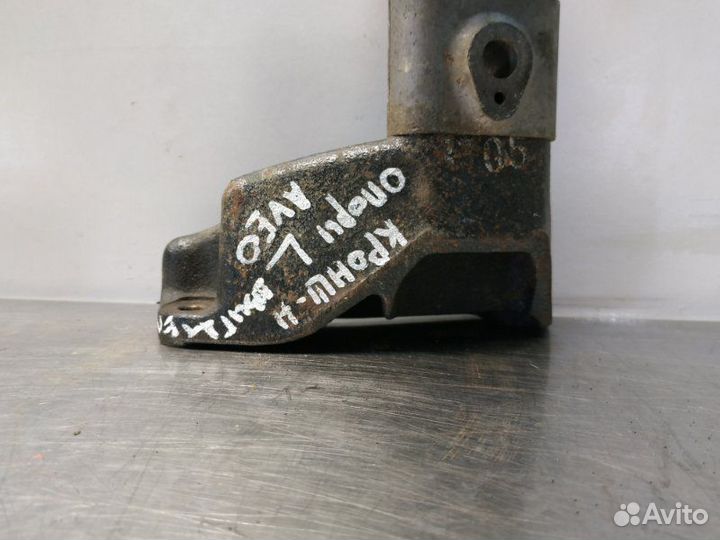 Кронштейн опоры двигателя передний левый Chevrolet