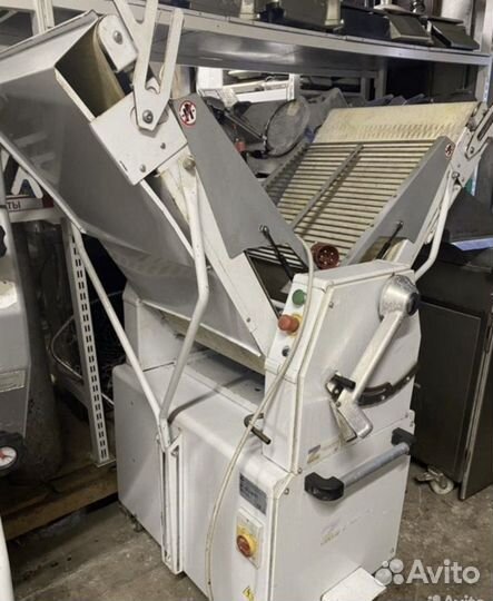 Тестораскаточнная машина