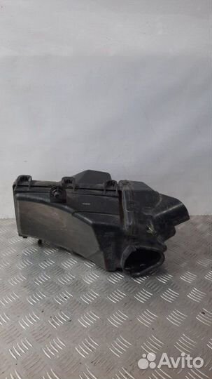 Корпус воздушного фильтра Nissan Murano