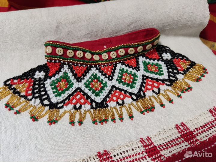 Комплект Секиринских украшений из бисера