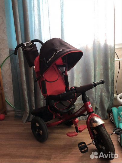 Детский трехколесный велосипед с ручкой