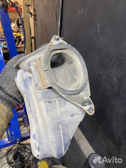 Воздухозаборник mitsubishi pajero 2 1996