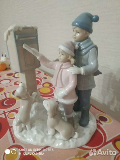 Фарфоровые статуэтки композиционные