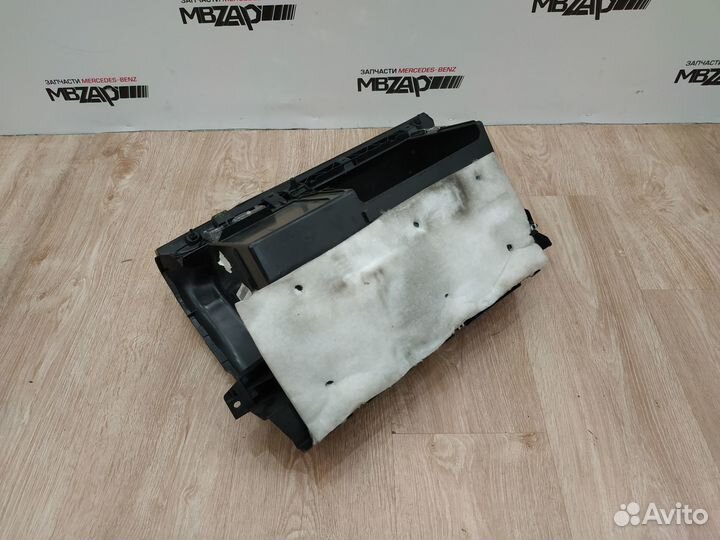 Бардачок Mercedes W251 R 251