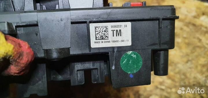 Блок предохранителей передний Chevrolet Cruze 200