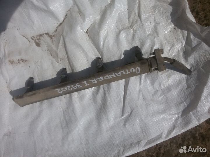 Топливная Рейка форсунка Mitsubishi Outlander 1