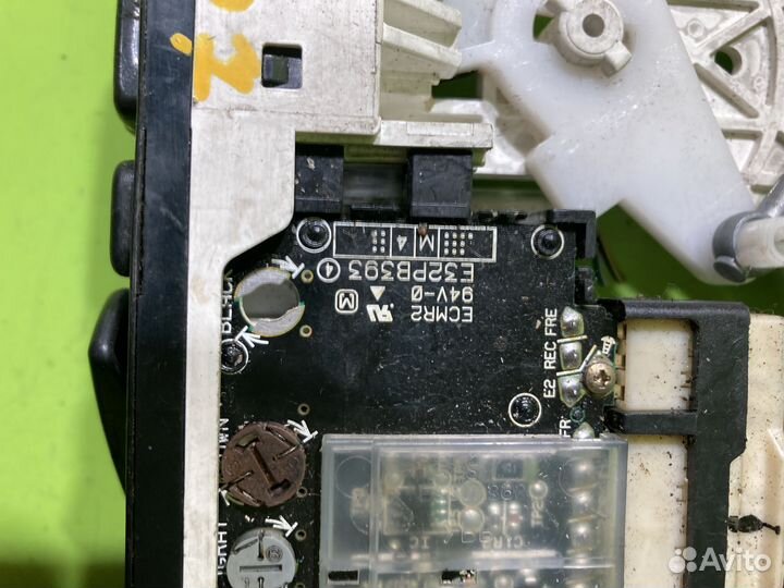 Блок управления отопителем Mitsubishi Space Wagon
