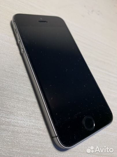 iPhone SE, 32 ГБ