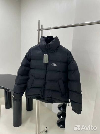 Пуховик женский balenciaga